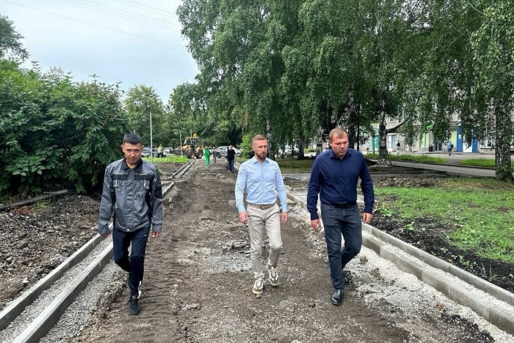 Кузнецкстроевский 44 новокузнецк. Ремонт квартир в новокузнецке. Евроремонт кухни. Точка ремонта москва. 40 лет влксм 22 новокузнецк.